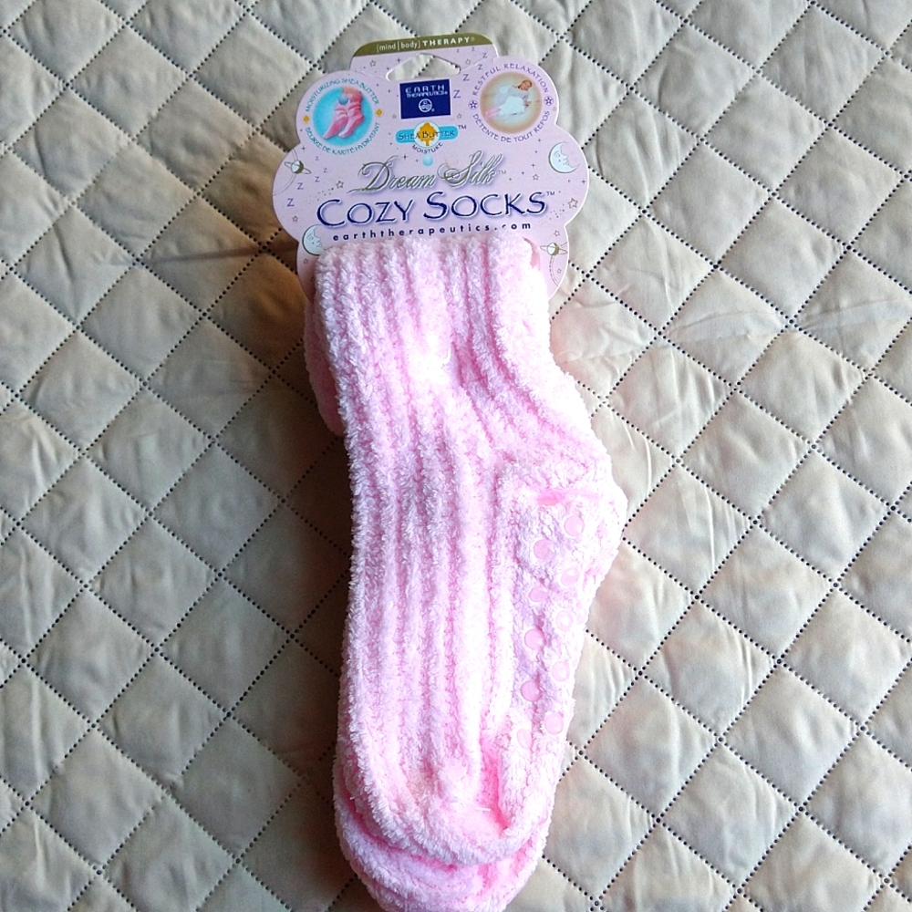 Earth Therapeutics cozy socks,  pink